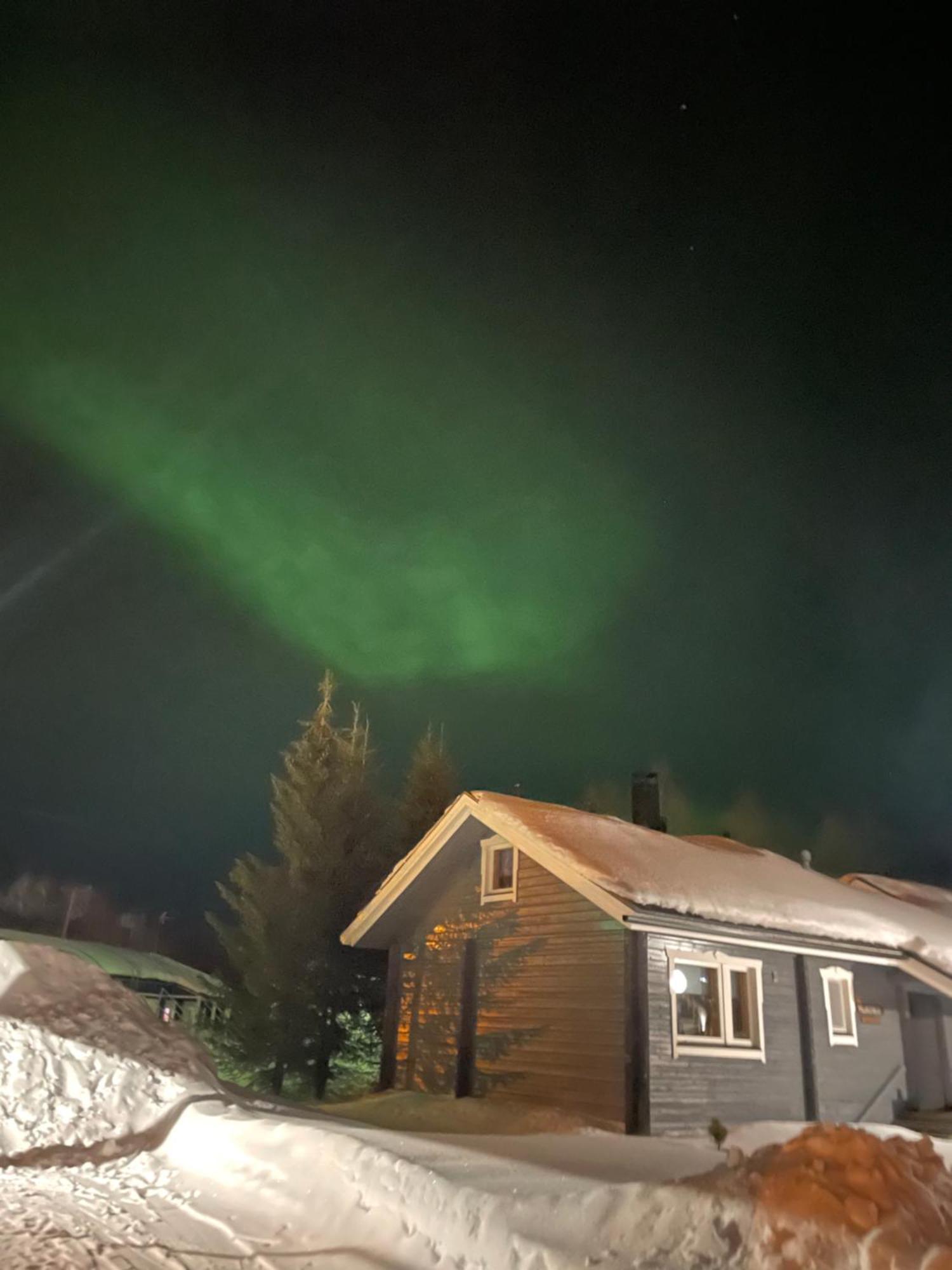 Yllaestoelli 2 D, Aekaeslompolo Apartment Kolari Bagian luar foto